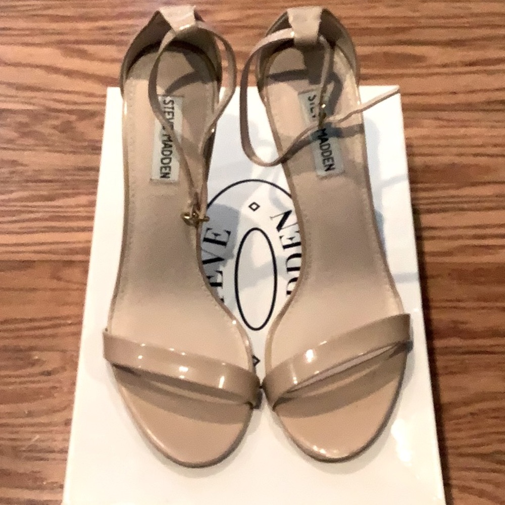 Steve Madden tan heels!